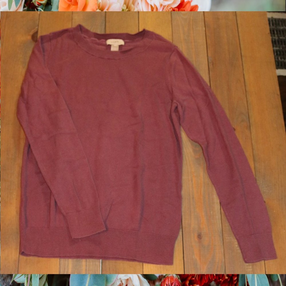 LOFT lightweight Mauve sweater – size M